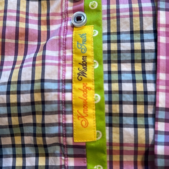 Robert Graham: Men’s Large, button down short sleeve shirt/ multi color. - Picture 3 of 3